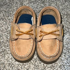 Toddler Sperry Shoes. Size 4, tan boat shoes with Velcro top strap.